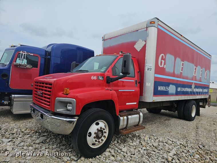 image for item EJ5405 2007 GMC C7500 box truck