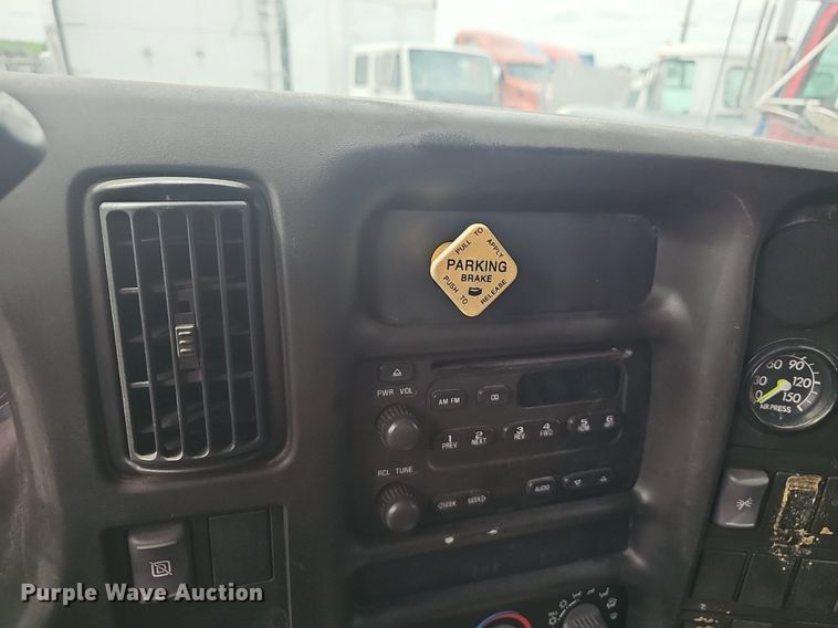 image for item EJ5405 2007 GMC C7500 box truck