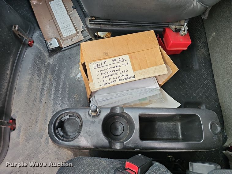 image for item EJ5405 2007 GMC C7500 box truck