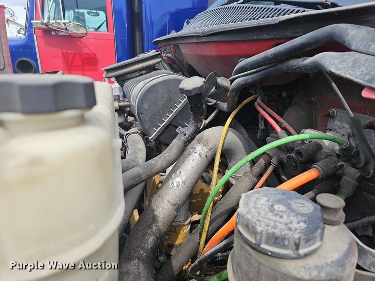 image for item EJ5405 2007 GMC C7500 box truck