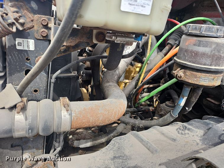 image for item EJ5405 2007 GMC C7500 box truck