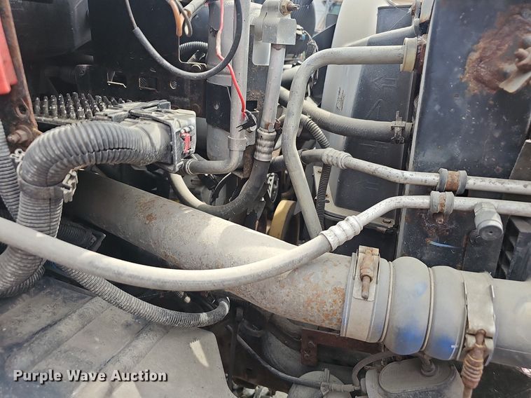 image for item EJ5405 2007 GMC C7500 box truck