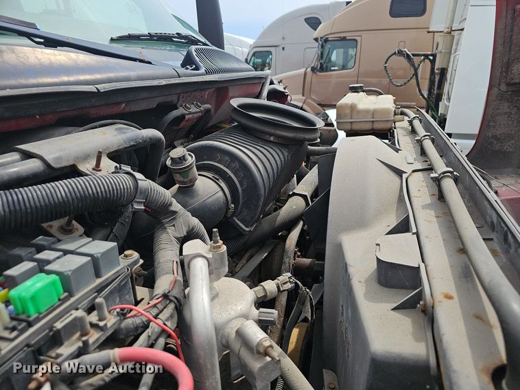 image for item EJ5405 2007 GMC C7500 box truck