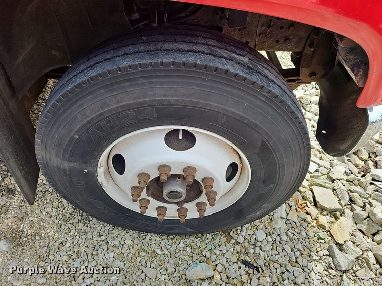 image for item EJ5405 2007 GMC C7500 box truck