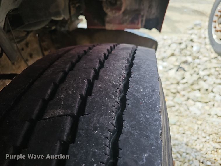 image for item EJ5405 2007 GMC C7500 box truck