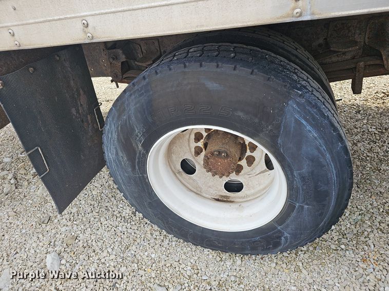 image for item EJ5405 2007 GMC C7500 box truck