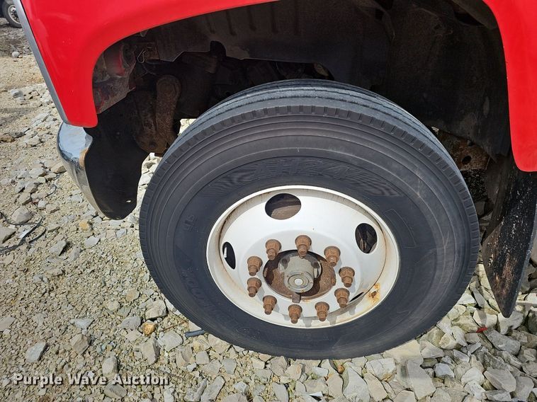 image for item EJ5405 2007 GMC C7500 box truck