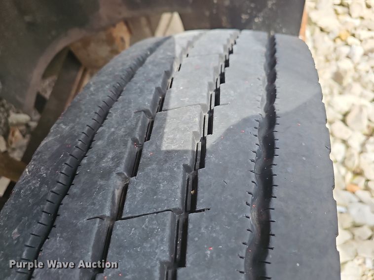 image for item EJ5405 2007 GMC C7500 box truck