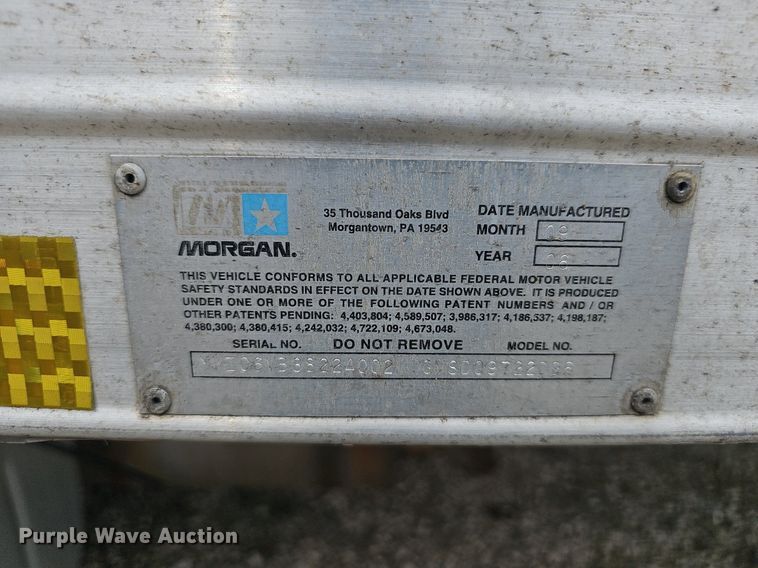 image for item EJ5405 2007 GMC C7500 box truck