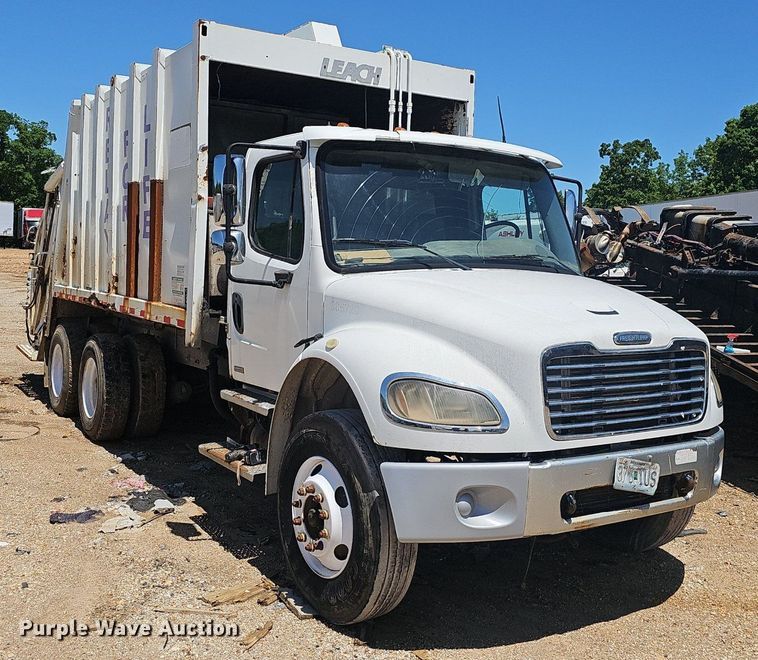 image for item EJ5413 2005 Freightliner  Business Class M2 refuse truck