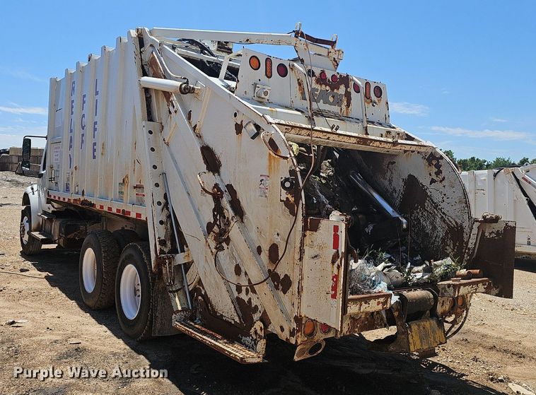 image for item EJ5413 2005 Freightliner  Business Class M2 refuse truck