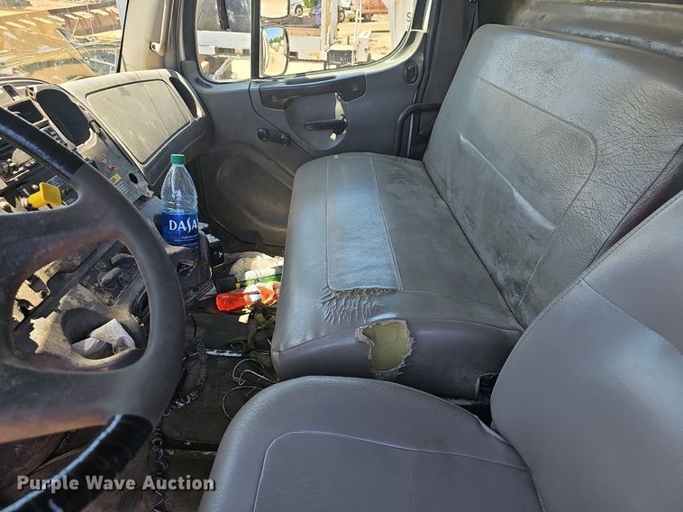 image for item EJ5413 2005 Freightliner  Business Class M2 refuse truck