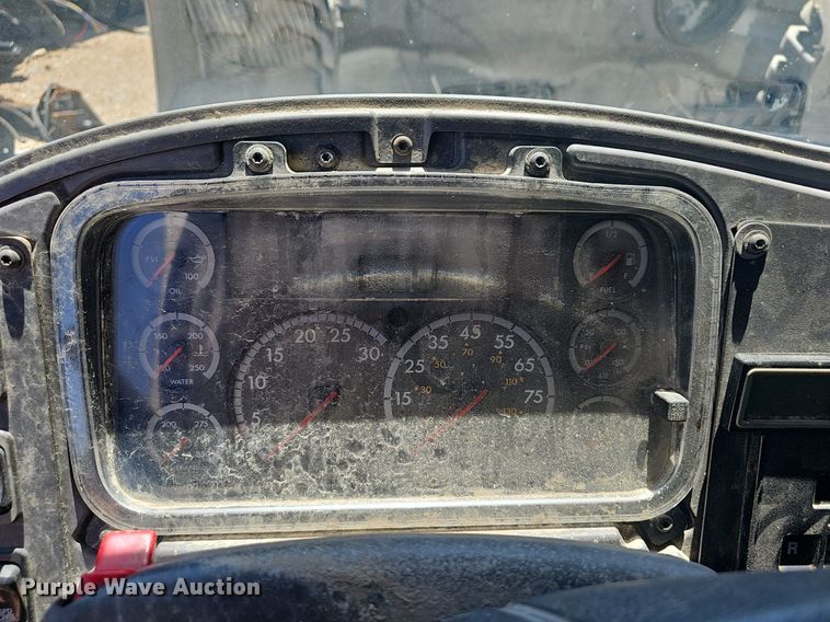 image for item EJ5413 2005 Freightliner  Business Class M2 refuse truck