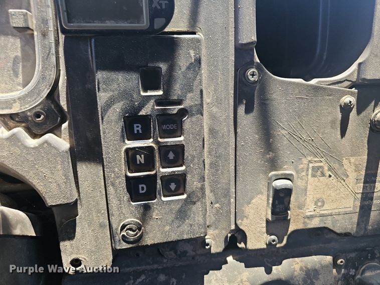 image for item EJ5413 2005 Freightliner  Business Class M2 refuse truck