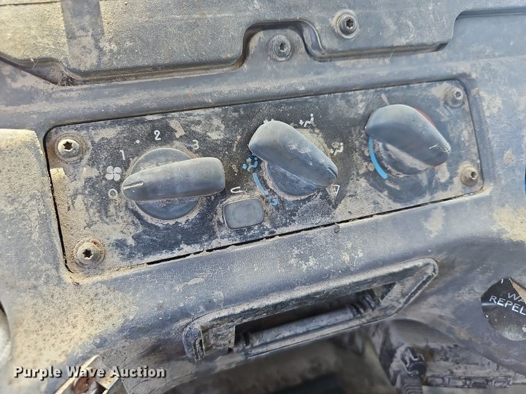 image for item EJ5413 2005 Freightliner  Business Class M2 refuse truck