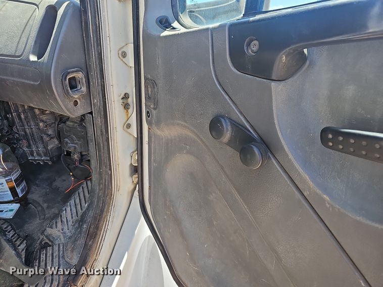 image for item EJ5413 2005 Freightliner  Business Class M2 refuse truck