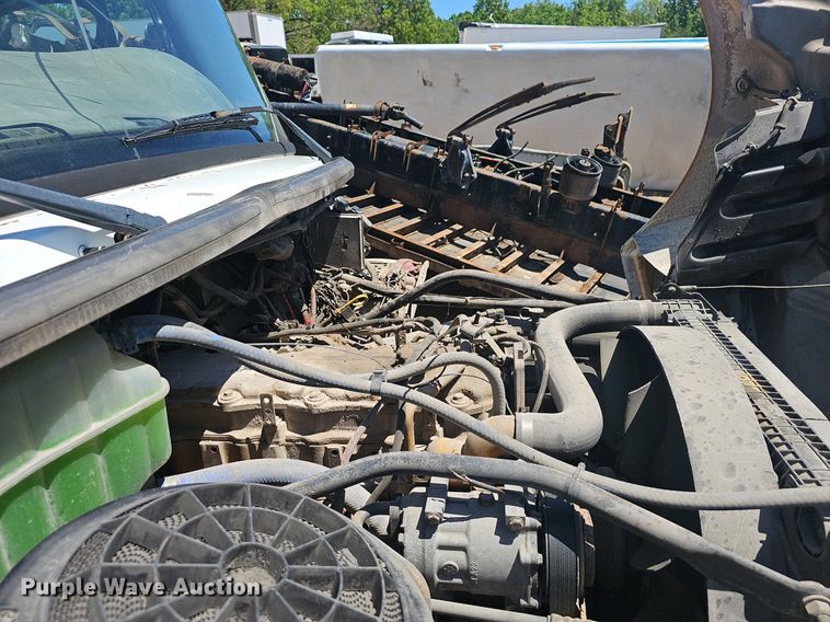 image for item EJ5413 2005 Freightliner  Business Class M2 refuse truck