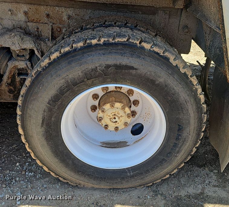 image for item EJ5413 2005 Freightliner  Business Class M2 refuse truck