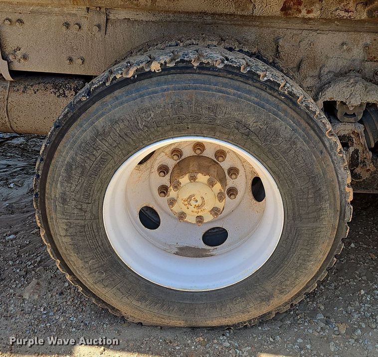 image for item EJ5413 2005 Freightliner  Business Class M2 refuse truck