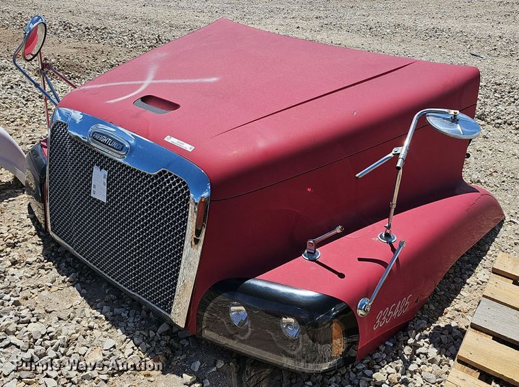 image for item EJ5420 2010 Freightliner  Century Class truck hood