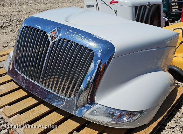 image for item EJ5421 International  truck hood