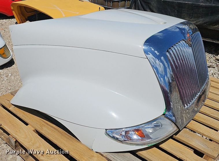 image for item EJ5421 International  truck hood