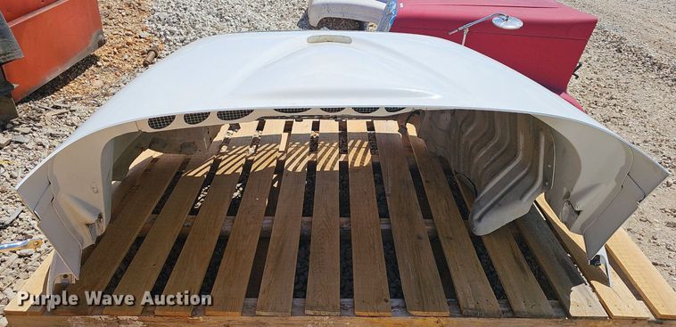 image for item EJ5421 International  truck hood