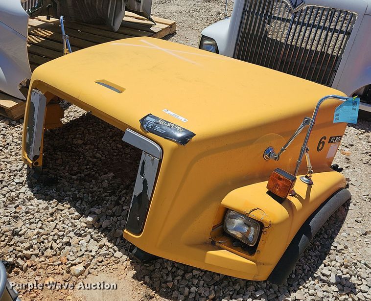 image for item EJ5422 2003 Freightliner FL80 truck hood