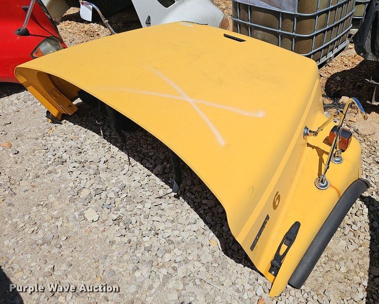 image for item EJ5422 2003 Freightliner FL80 truck hood