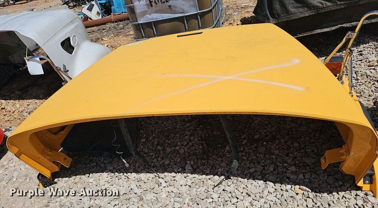 image for item EJ5422 2003 Freightliner FL80 truck hood