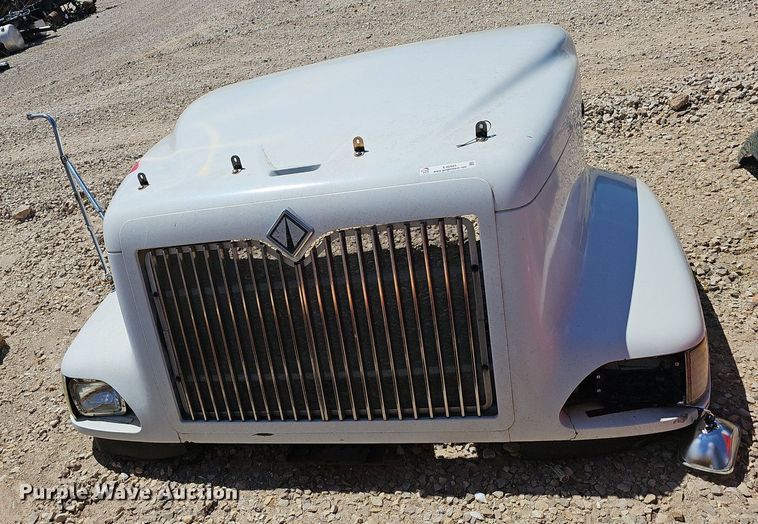 image for item EJ5425 International  truck hood