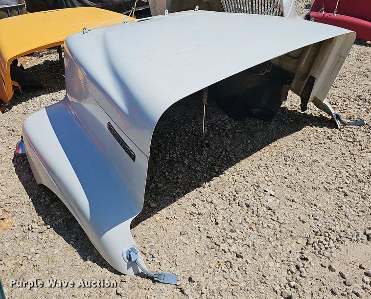 image for item EJ5425 International  truck hood