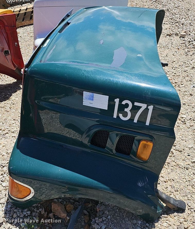 image for item EJ5426 2004 Sterling  L9500 truck hood