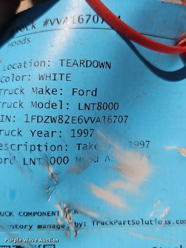 image for item EJ5429 1997 Ford LNT8000 truck hood