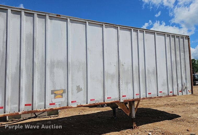 image for item EJ5430 1974 Fruehauf dry van trailer