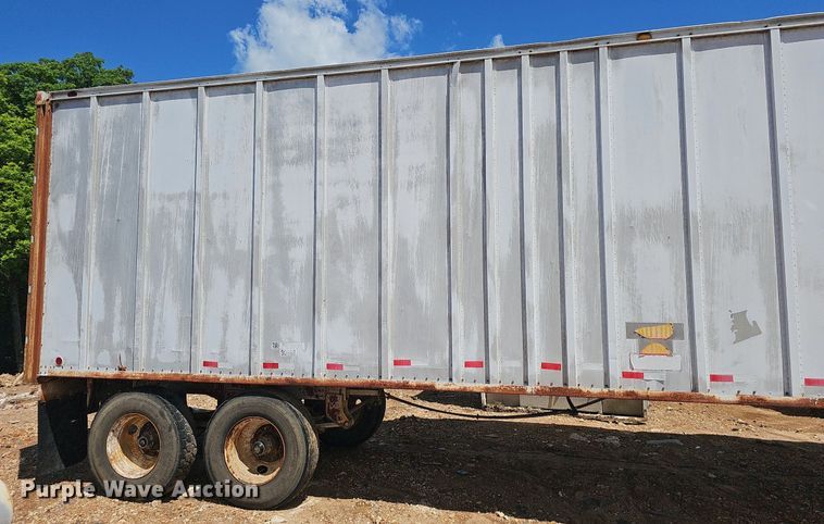 image for item EJ5430 1974 Fruehauf dry van trailer