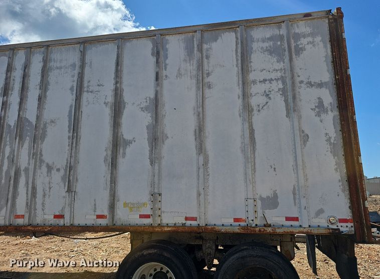 image for item EJ5430 1974 Fruehauf dry van trailer