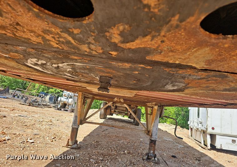 image for item EJ5430 1974 Fruehauf dry van trailer