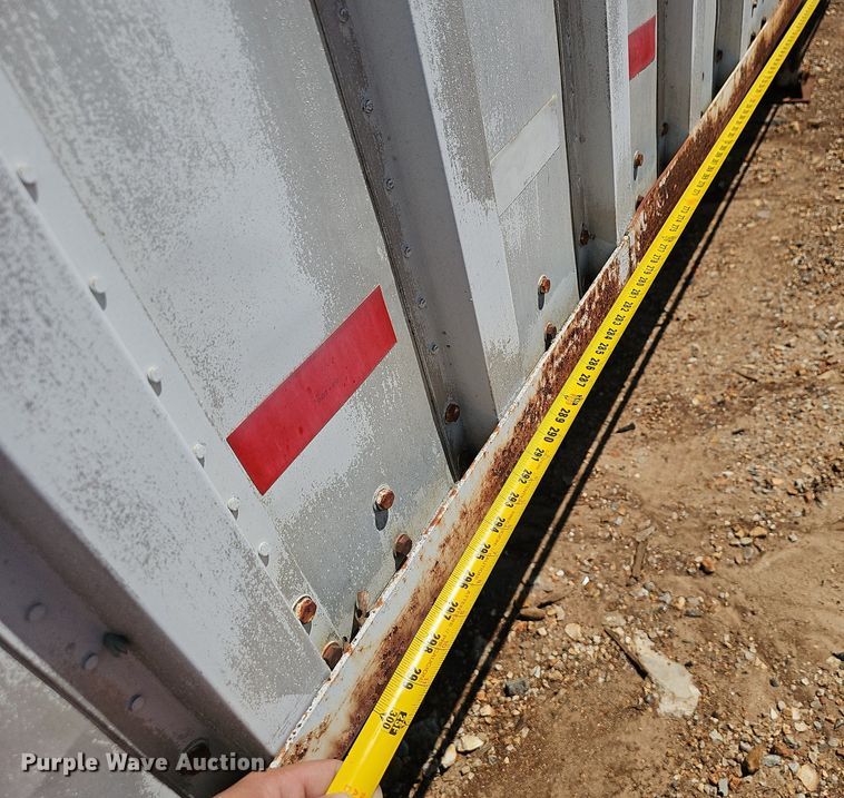 image for item EJ5430 1974 Fruehauf dry van trailer