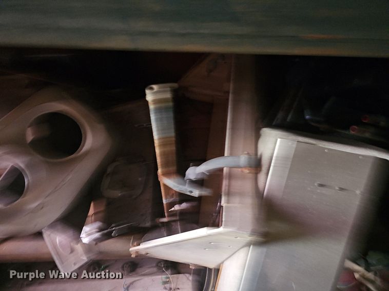 image for item EJ5430 1974 Fruehauf dry van trailer