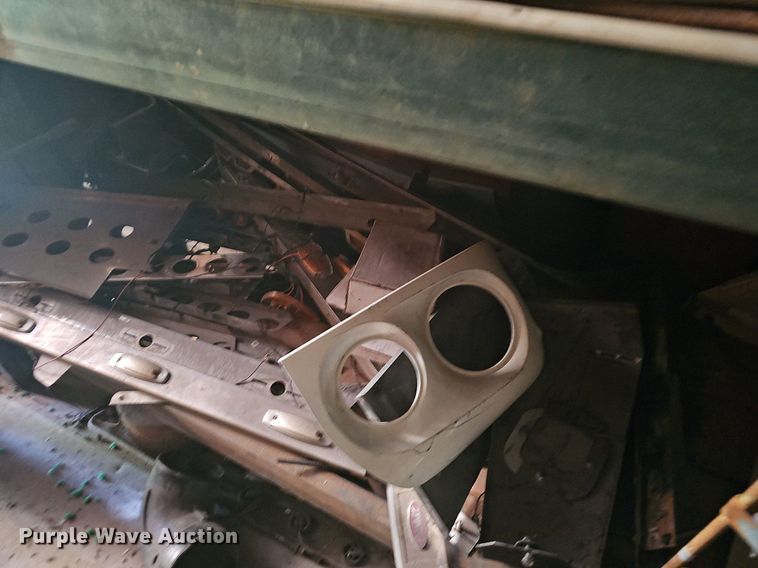 image for item EJ5430 1974 Fruehauf dry van trailer