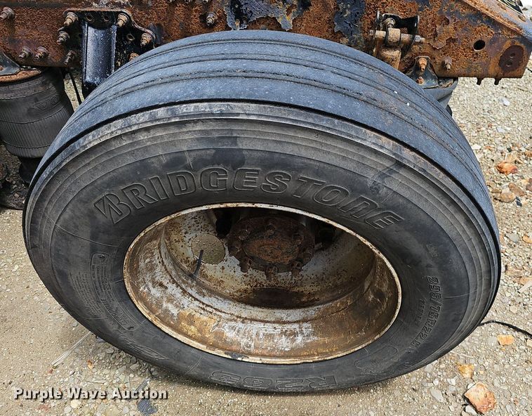 image for item EJ5471 2007 Volvo  VNL truck cab and chassis