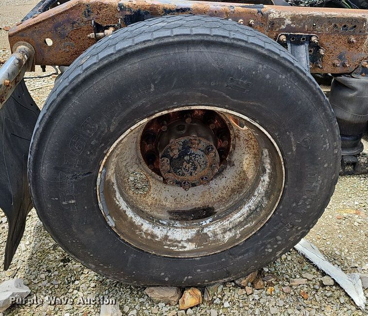 image for item EJ5471 2007 Volvo  VNL truck cab and chassis