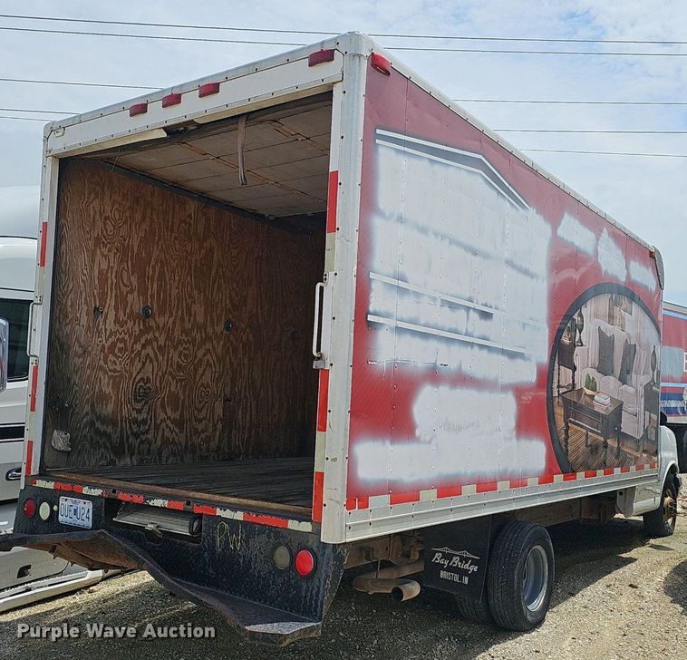 image for item EJ5472 2006 Chevrolet  Express 3500 box truck