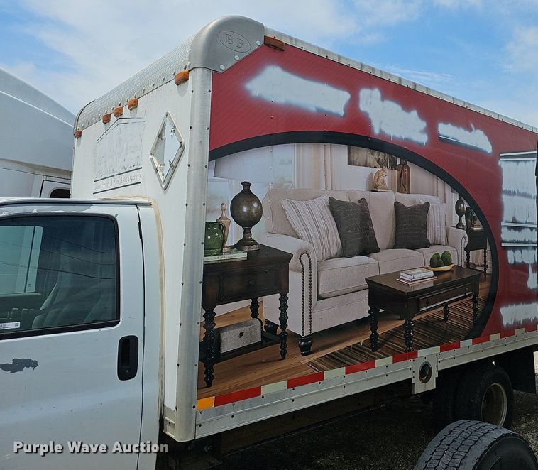 image for item EJ5472 2006 Chevrolet  Express 3500 box truck