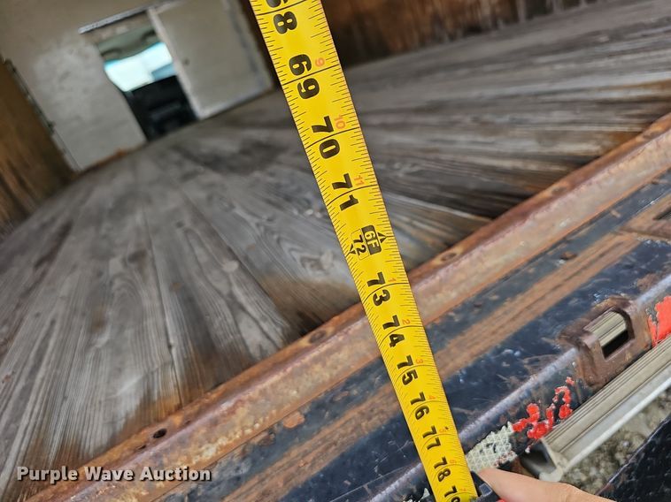 image for item EJ5472 2006 Chevrolet  Express 3500 box truck