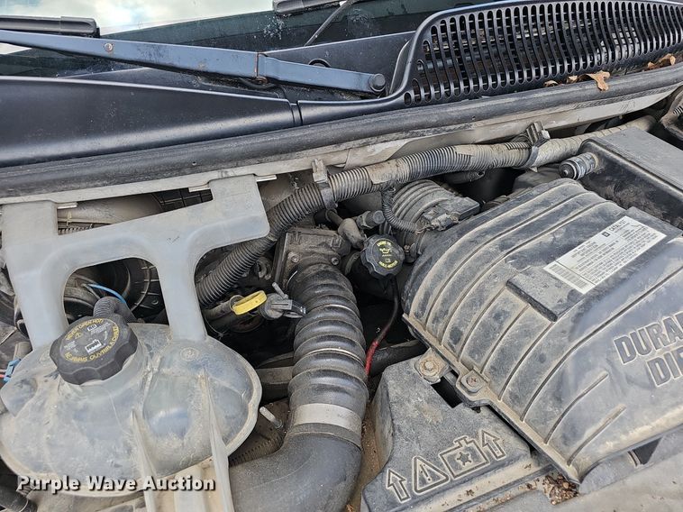 image for item EJ5472 2006 Chevrolet  Express 3500 box truck