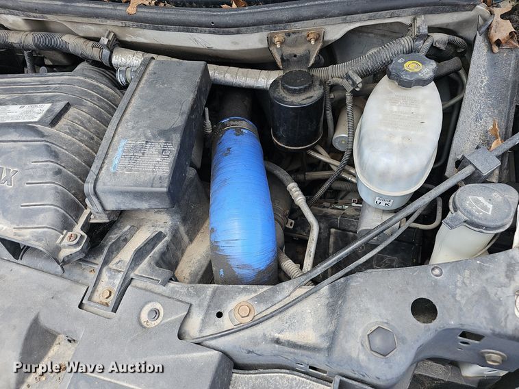 image for item EJ5472 2006 Chevrolet  Express 3500 box truck