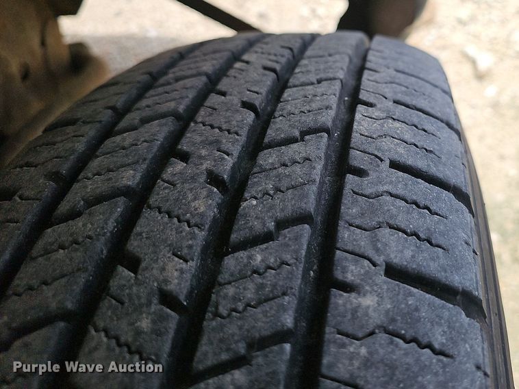 image for item EJ5472 2006 Chevrolet  Express 3500 box truck