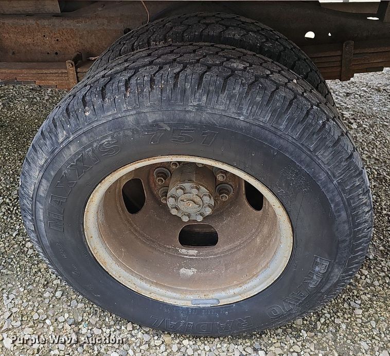 image for item EJ5472 2006 Chevrolet  Express 3500 box truck